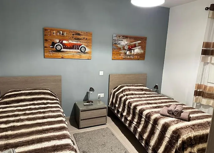 Seafront 3 Bedroom Apartment In Birzebbugia